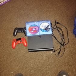 PS4 Slim 