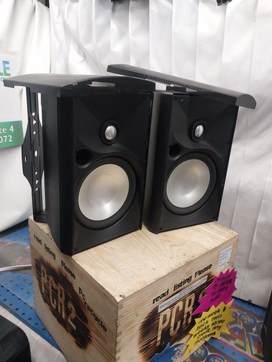 Speakercraft Indoor/outdoor 2way Speakers OE6 Three
