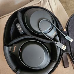 Sony WH-1000XM4 Wireless Noise-Cancelling Over-the-Ear Headphones - Black