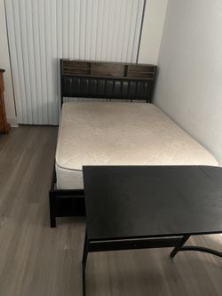 Queen Bed Frame Like New Led Lights Remote control