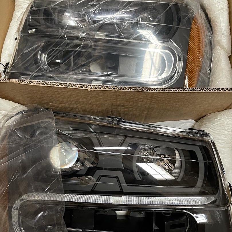 2002 to 2009 Chevy Trailblazer DRL Projector Headlights Luces Micas Calaveras Proyectores LED 