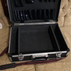 Storage Case.  C Negro Con Llave  $15.00