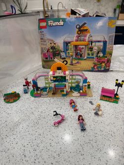 Hair salon Lego set