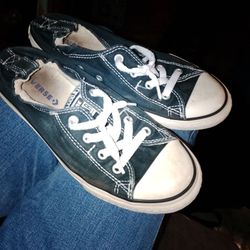 Converse Size 4.5 Boys 6 Ladies Good Condition