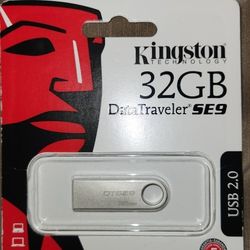 Kingston DataTraveler 32GB Flash Drive
