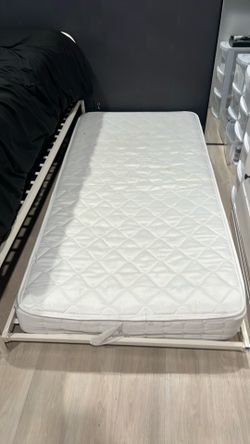 Twin mattress