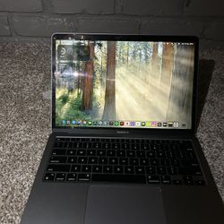 MacBook Air M1 (2020) – Excellent Condition – 256GB – 8GB RAM