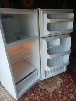 Like new working refrigerator