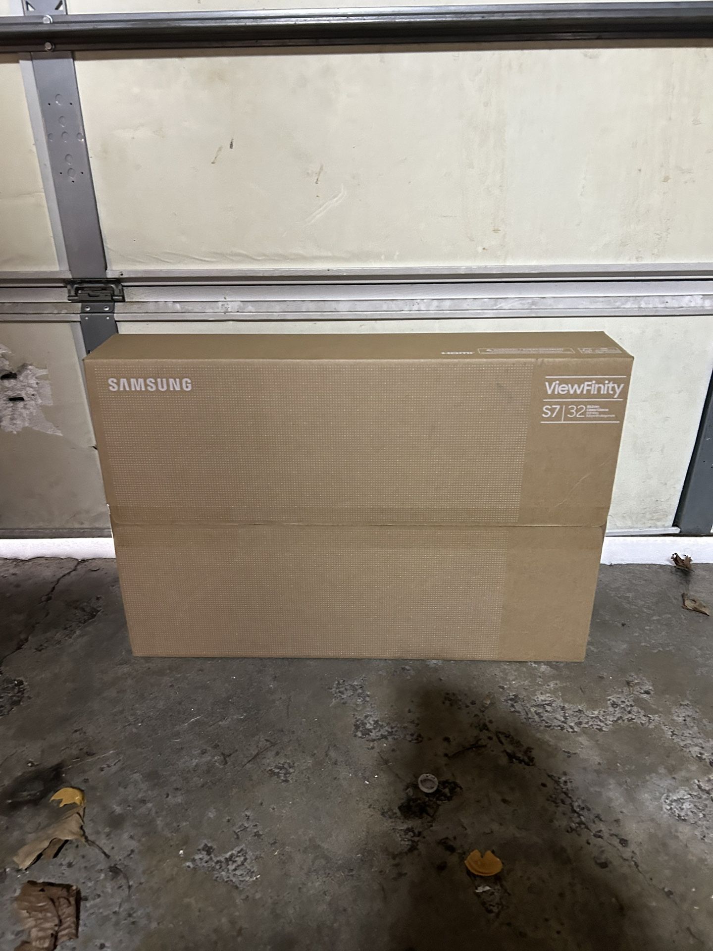 Samsung Viewfinity 32” monitor