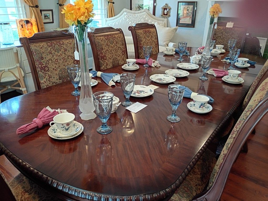 Berhardt Table and 8 Chairs