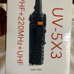 Hand Held Radio/FM Transceiver