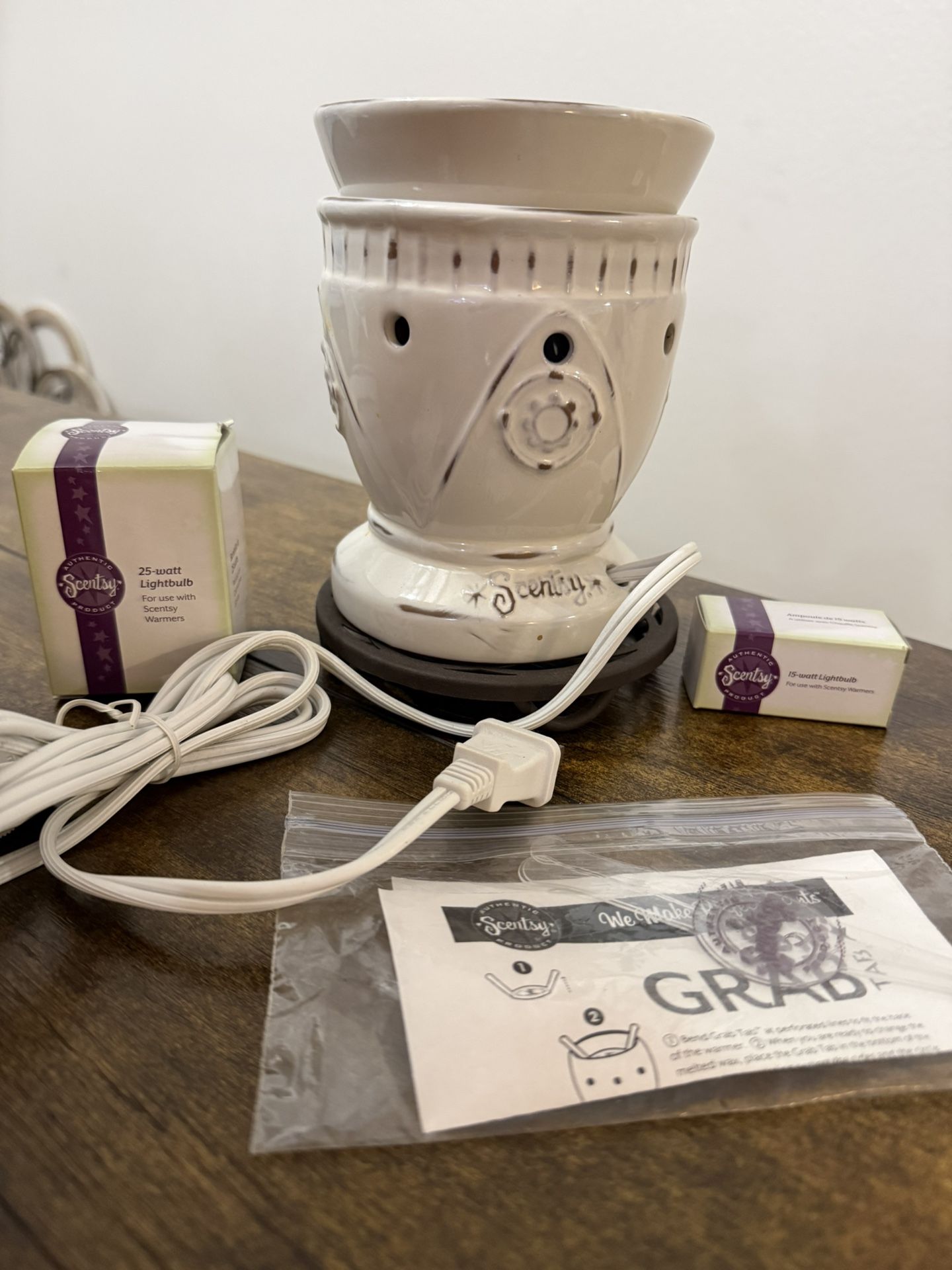 Scentsy Candle Warmer Set 