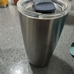 20 Ounce Stainless Yeti Tumbler