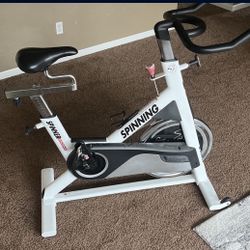 Spinning Spinner Ascent Bike Cycle Trainer Exercise Bicycle Workout Indoor Stationary Cycling Gym