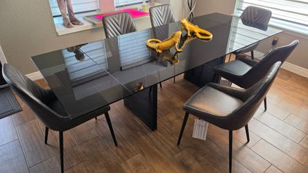 6 Modern gray dinning chairs