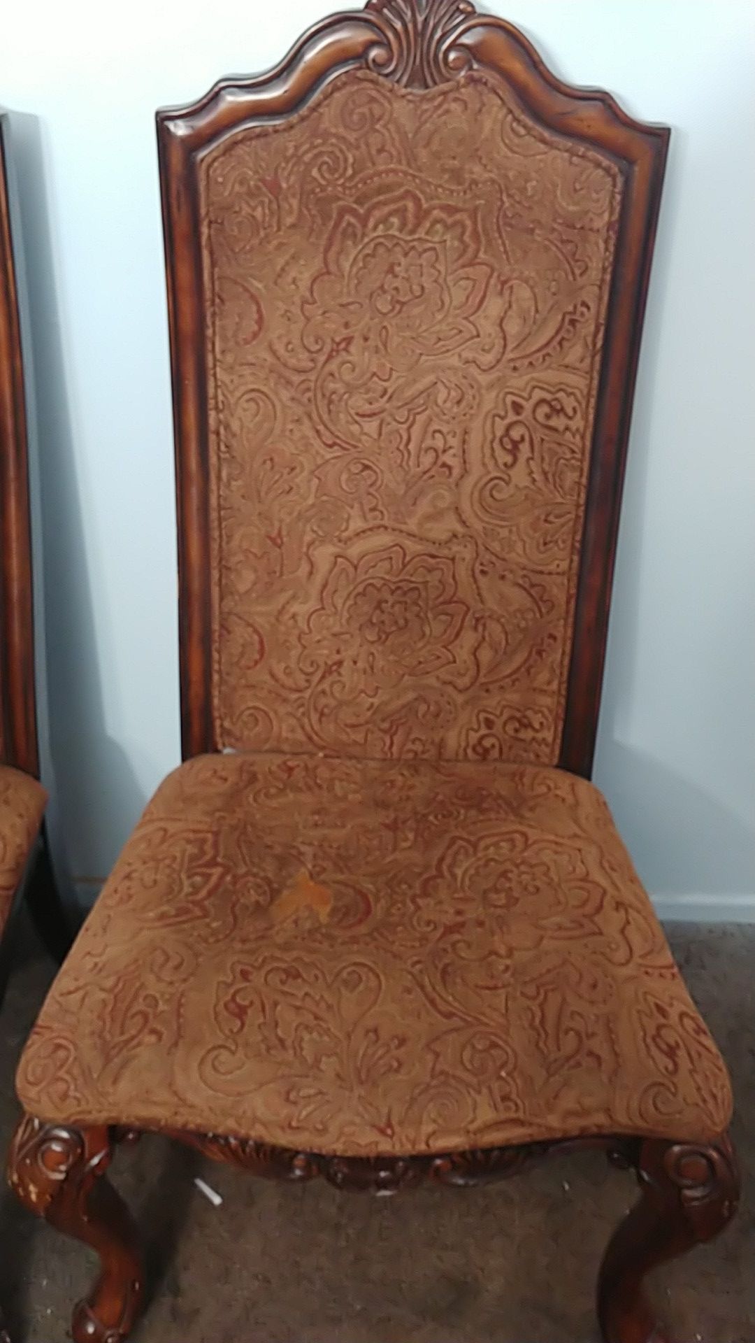 Solid wood chair s 4 of them available for $25