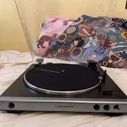 Audio Technica Turntable 