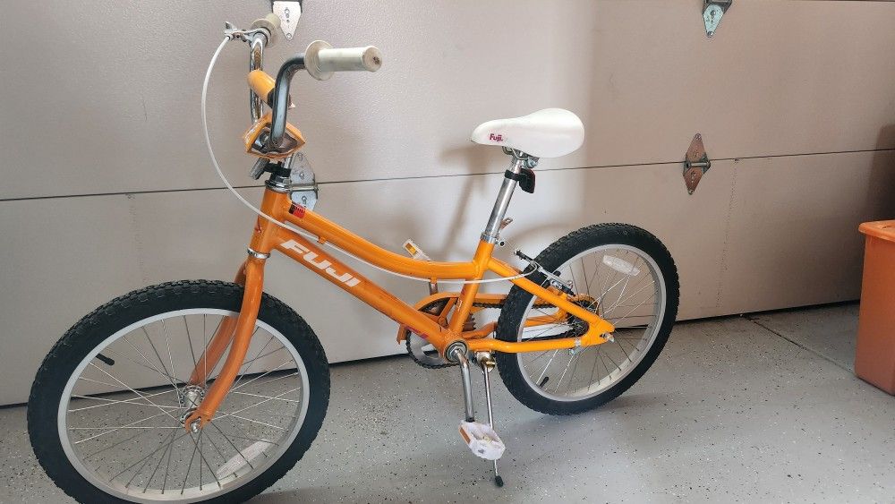 Kids FUJI Like New 20" Orange Bike