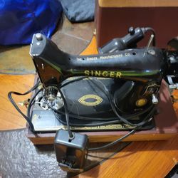 Singer Sewing Machine 1956 Or 1957