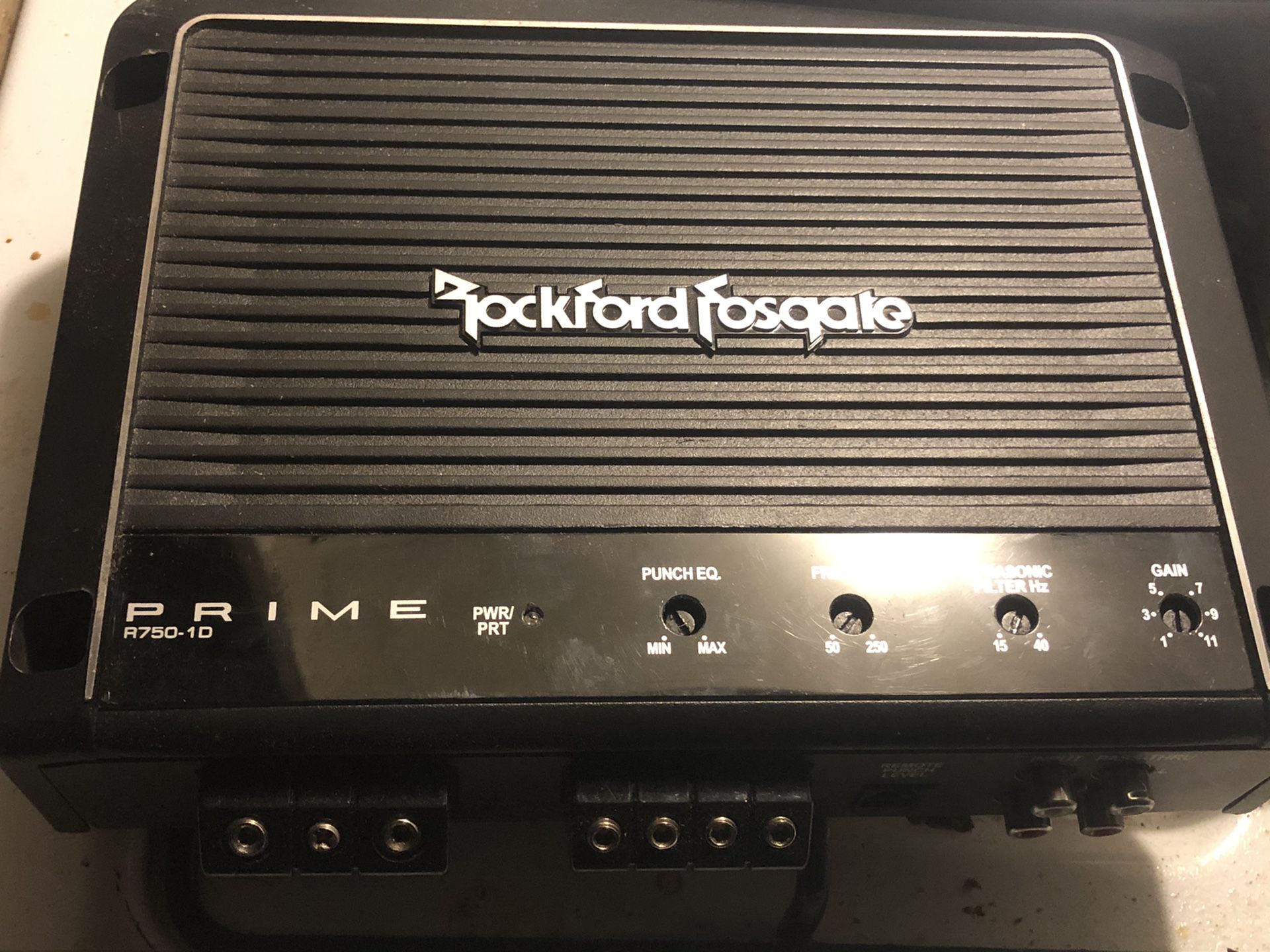 Rockford Fosgate amp TRADE
