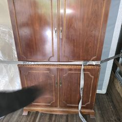 Dresser/ Tv Stand