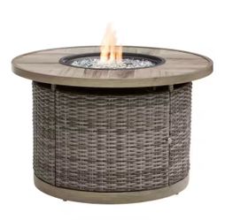 Outdoor fire pit
