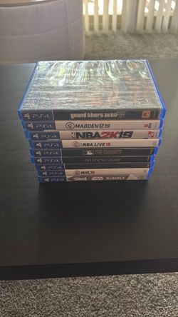 9 PS4 games not scratched great condition 90$!