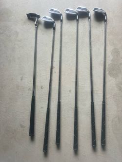 Avalon golf clubs set