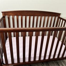 6 In 1 Delta Crib With Brand New Mattress
