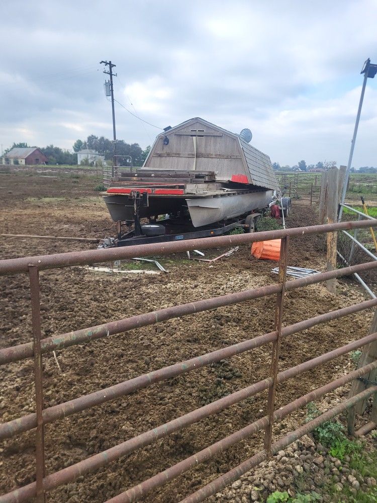 Pontoon Boat