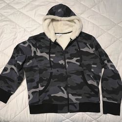 CAMO HOODED SWEATER
