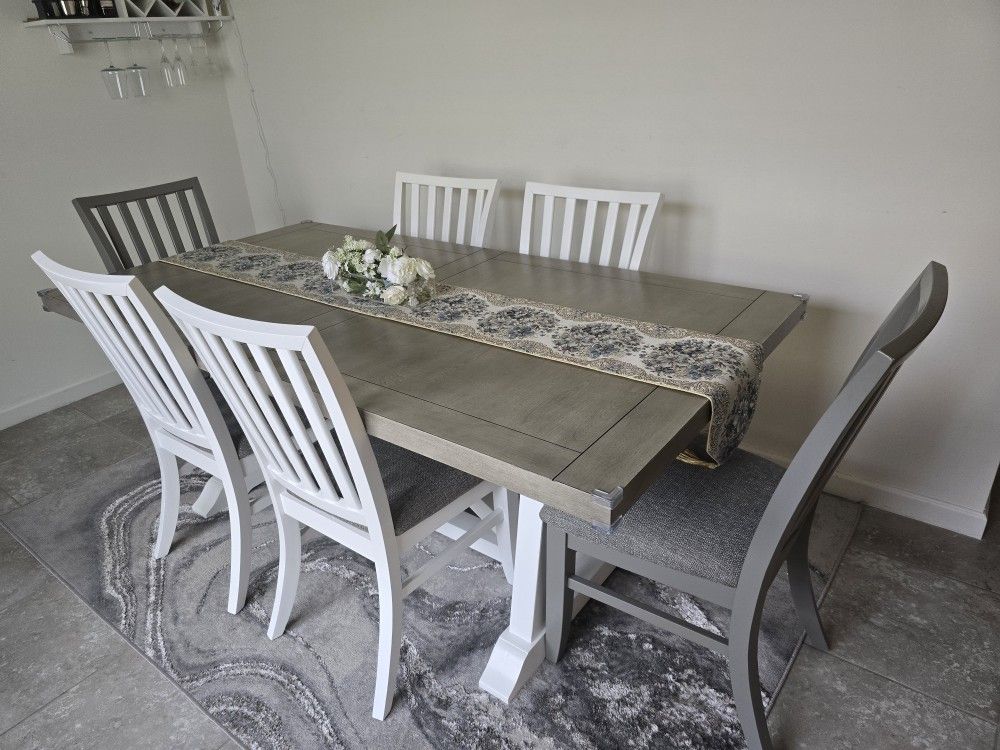 Dining Table & Chairs
