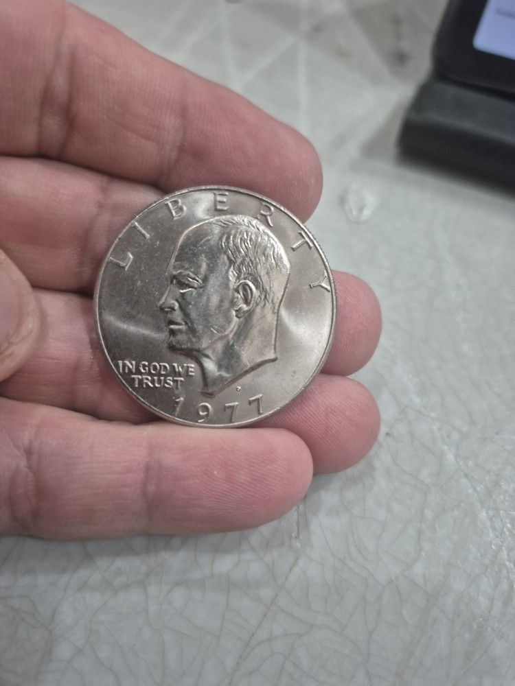 1977 D Eisenhower / Ike Dollar Uncirculated Us Mint Coin