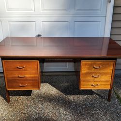 Large Wood Desk With Drawers