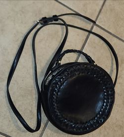 NWOT SOLE SOCIETY BLACK ROUND CIRCLE CROSSBODY BAG PURSE BRAIDED DETAIL HANDBAG ANIMAL PRINT LINING