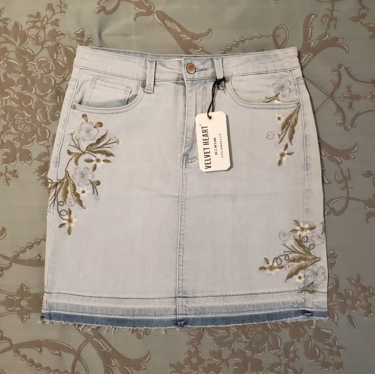 Velvet Heart Floral Embroidered April Pencil Mini Skirt Size 26