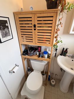 Wood bathroom shelf / cabinet