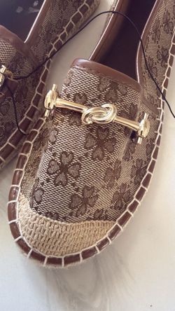 Shoes size 6