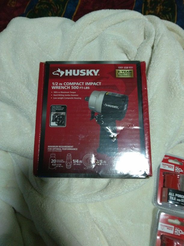 Husky 1/2 In Compact Impact Wrench 500 Ft-LBS