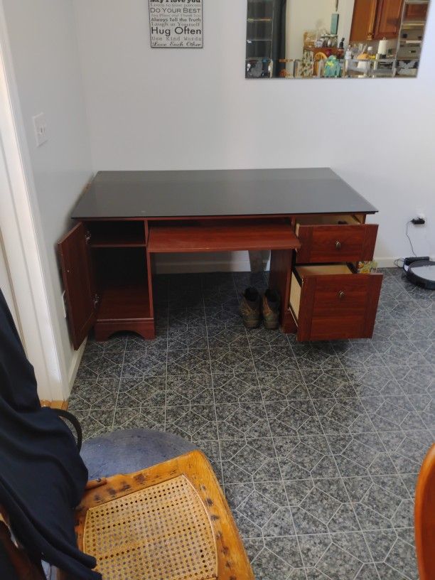 Desk With Or w/Out Glass Top