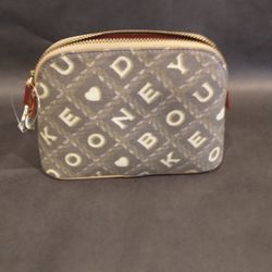 Dooney &Bourke Cosmetics Clutch Bag