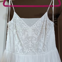 Adrianna Papell White bead embroidered dress Size 8 Ivory pleated floor length maxi

Condition is used in excellent condition

Don't miss this chance 