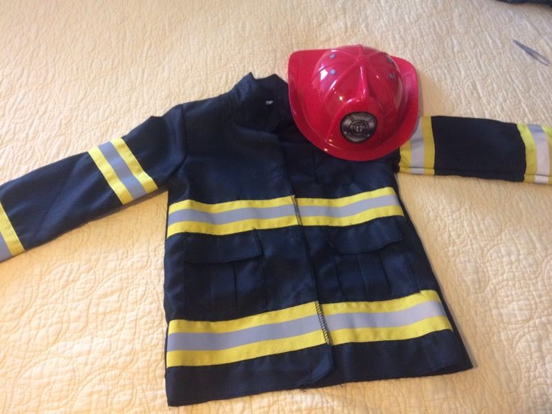 Fireman costume!! Fits 3-5 yo