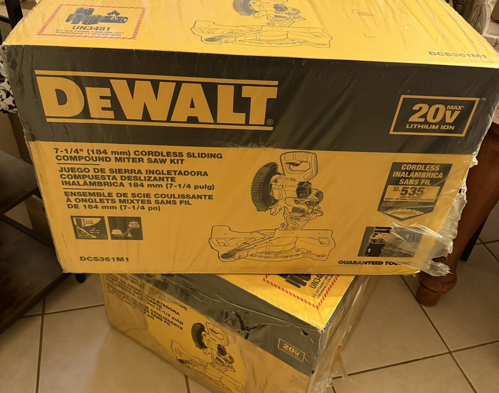 DEWALT 20V MAX Cordless 7-1/4 in. Sliding Miter Saw with (1) 20V Battery 4.0Ah