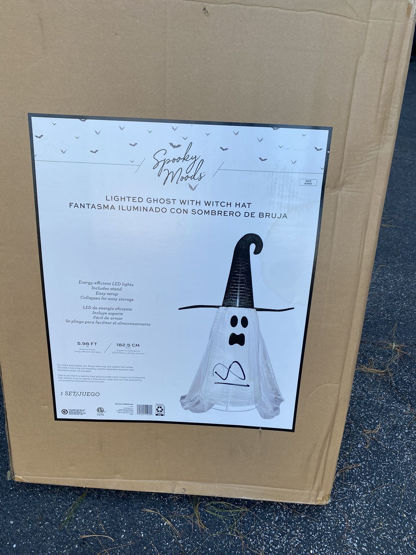 Brand new in box spooky moods outdoor Halloween ghost decoration 6 ft reg $99