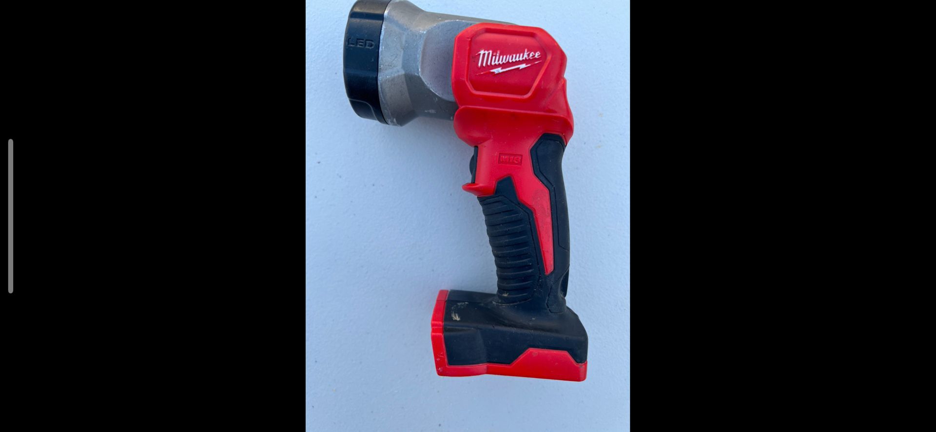 Milwaukee Tools M18 18-Volt Lithium-lon Cordless 100 Lumens LED Flashlight