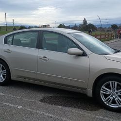 2010 Clean Title 114K Low Miles Automatic Transmission