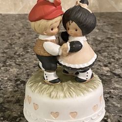 VTG HTF 1983 Enesco Poppyseed Collection Music Box E-3214 Barbi Sargent Gt Cond.