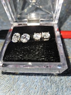 2 Pr CZ BUTIFUL Cut Square And Ovel New And Nice