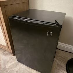 Kenmore Mini Refrigerator